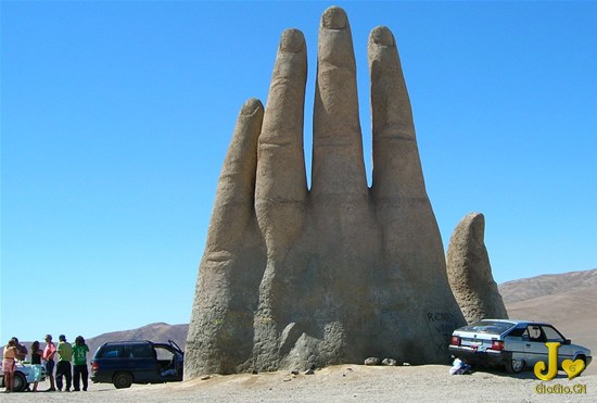 hand-of-Atacama3.jpg